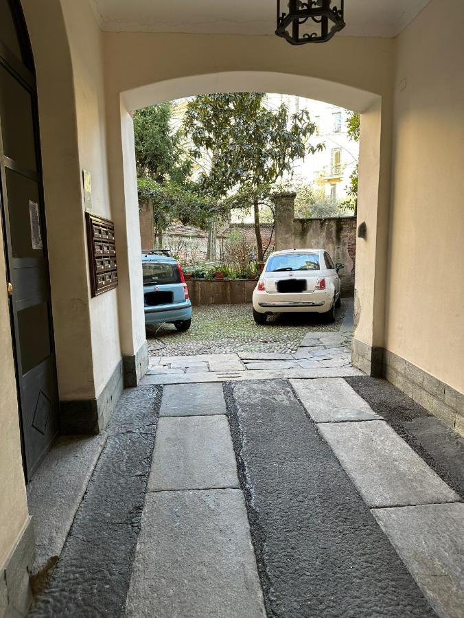 Monolocale In Pieno Centro Apartamento Milão Exterior foto